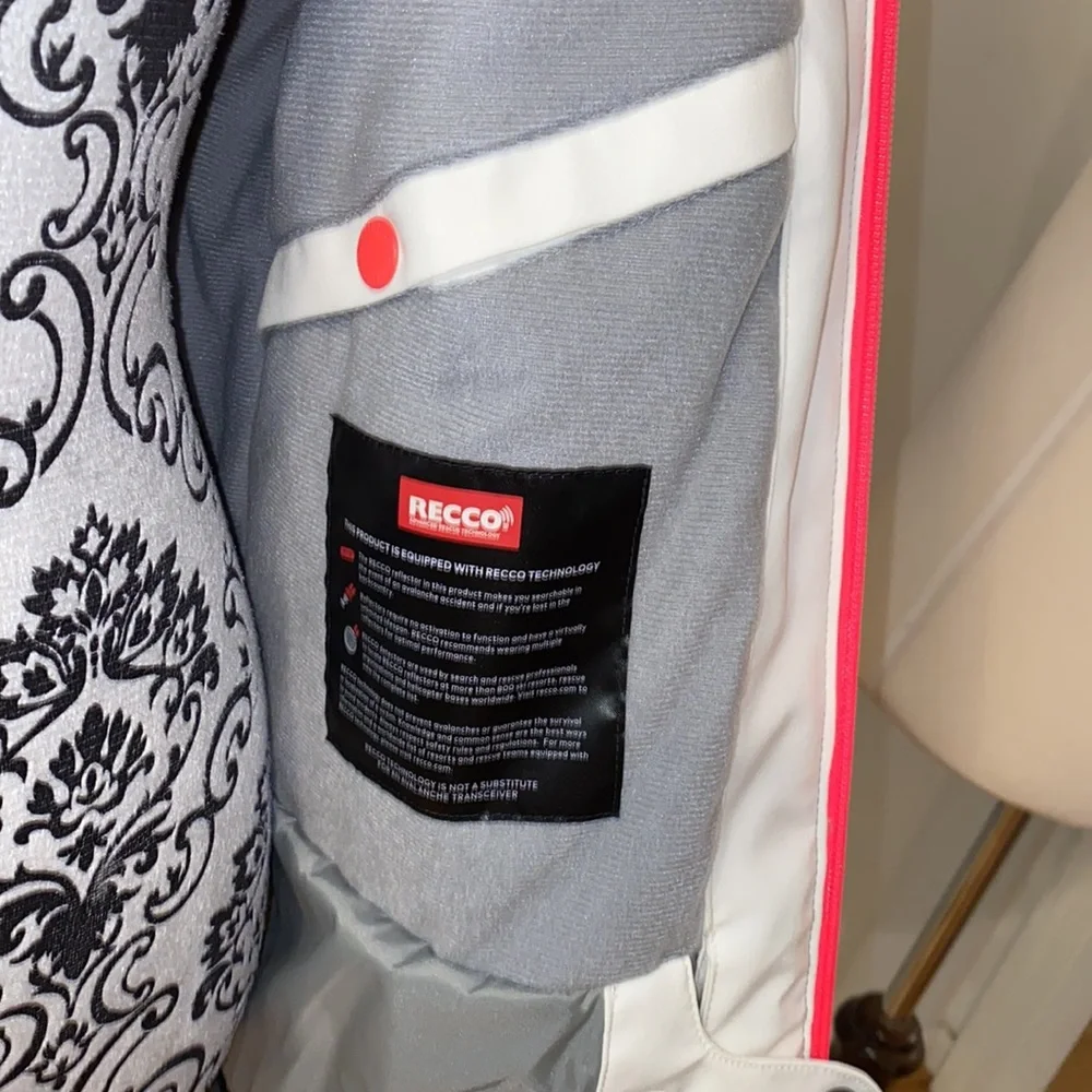 NWT!! O’Neill Women’s Insulated Waterproof Ski Jacket Size Small - Picture 12 of 16